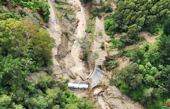 Disaster hits whole country: Thousands still missing after cyclone in New Zealand