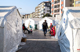 Donation at cost: Red Crescent sold tents for earthquake victims