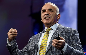 Ukrainians should liberate Crimea: Kasparov: Change only if Russia is defeated