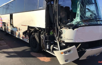 North Rhine-Westphalia: bus accident on a school trip: four children injured