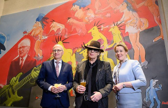 "Panic painting" for peace: Udo Lindenberg exhibits art in the Bundesrat