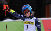 Record winner Vonn caught up: Shiffrin grabs the ski crown with a show of power