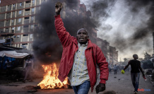 In Nairobi, demonstrations, looting and a dangerous escalation between the country's strongmen