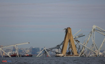 Baltimore: Ship issued SOS, helping to reduce traffic on deck as it collapsed