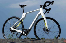 Superstrata Electric on test: A 3D-printed e-racing bike
