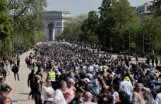 Thousands of bikers demonstrate in Paris against compulsory technical inspection of two-wheelers