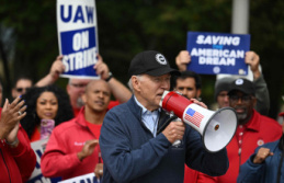 Labor Biden, the first US president to visit a picket of strikers