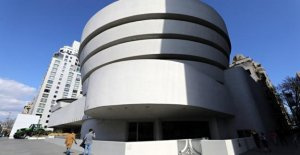 The curators of the Guggenheim museum are urging their...