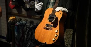 The legendary guitar of Kurt Cobain sold for $ 6 million