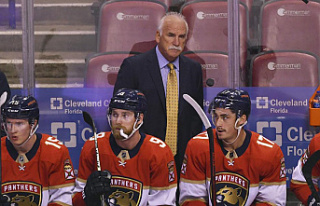 Quenneville, the coach of the Florida Panthers, resigns...