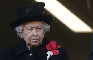 Queen sprains back, misses Remembrance Sunday service