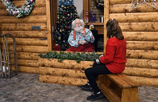 The Santa experience this year is a mix of laps, distancing