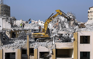 In war-stricken Gaza, rubble brings both opportunity...