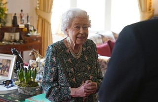 Queen Elizabeth II tested positive for COVID; mild...