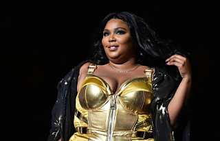 Lizzo condemns Texas' anti-trans policies and...