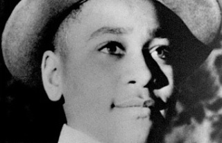 Mississippi county approves Emmett Till statue contracts