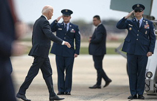 Biden announces heavy artillery and other weapons...