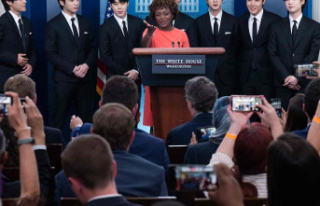 United States: Kpop group BTS shakes up White House...