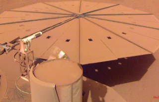 Power supply becomes a problem: Mars lander "Insight"...