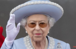 "Difficult time": The Queen also has to...