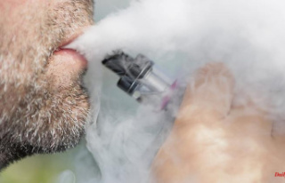 Consumers stock up: E-cigarette smokers propose an...