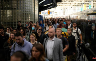 50,000 employees involved: train strike paralyzes...