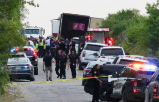 In a truck: More than 40 dead migrants discovered...