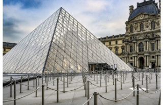 Paris. Police dismantle trafficking in fake Louvre...