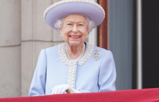 On the platinum throne jubilee: Queen receives congratulations...