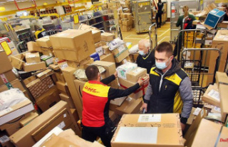 No advantage when buying online: Higher costs - DHL...