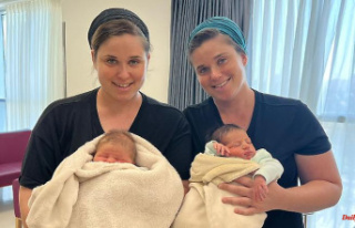 Both pregnant for the fourth time: Twins give birth...