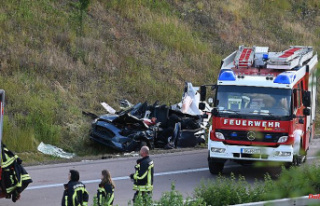 Football team involved: 3 dead and 19 injured in accident...