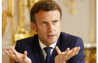 Policy. Emmanuel Macron: Paris must serve the field
