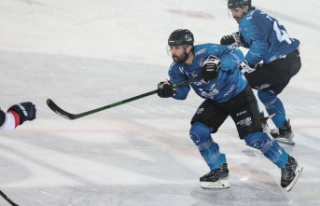 Ice Hockey. Magnus League: Rohat & Correia extend...