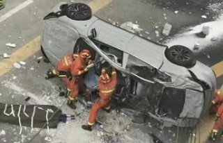 Two people killed when Nio electric car crashes from...