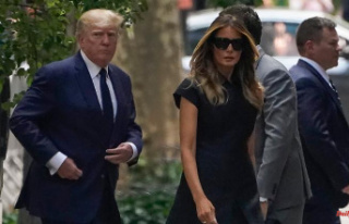 Funeral in Manhattan: Donald Trump pays last respects...