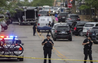 Shooting near Chicago: Gunman 'For weeks'...