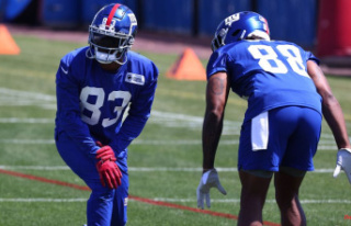 Giants tight ends have "a lot of chances to make...