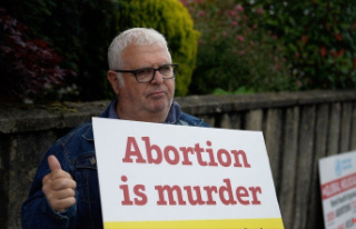 Campaigners confront UK women with abortion protests
