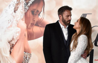 After a flash wedding in Las Vegas: Jennifer Lopez...