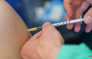 Saxony: Corona vaccination: 833 suspected cases of...