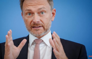 By more than an eighth: Lindner wants to cut grants...