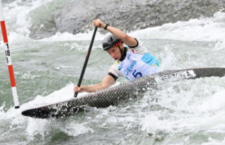 World Cup in Augsburg: canoe slalom: Herzog, Anton...