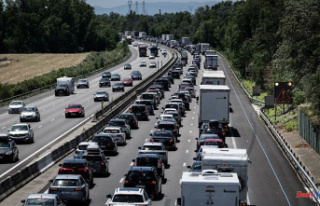 Crossover: nearly 800 km of traffic jams