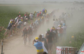 Tour races over cobblestones: Pogacar shines in dusty...