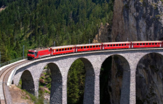 100 cars: Almost two kilometers long: the Swiss want...