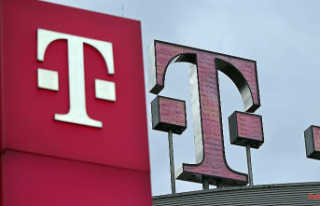 To investors from overseas: Telekom sells majority...