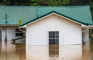 Storm: parts of Kentucky flooded - governor fears...