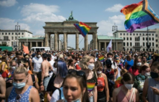 Half a million people expected at Berlin's Christopher...