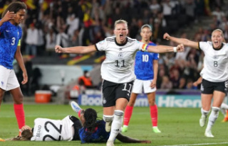 DFB women at the EM: Everyone celebrates Popp after...